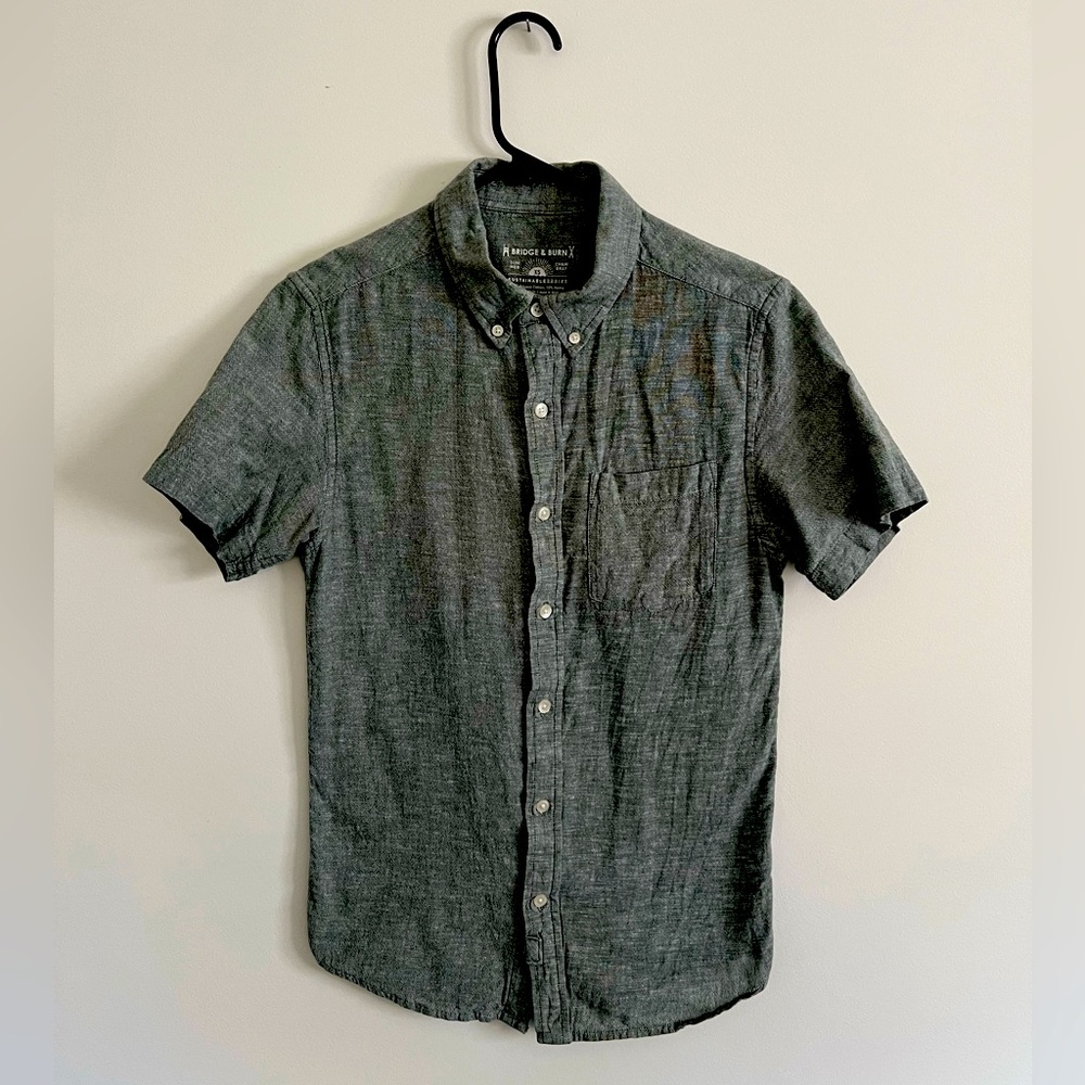 Bridge & Burn Green/Grey Chambray SS Button Up Shirt